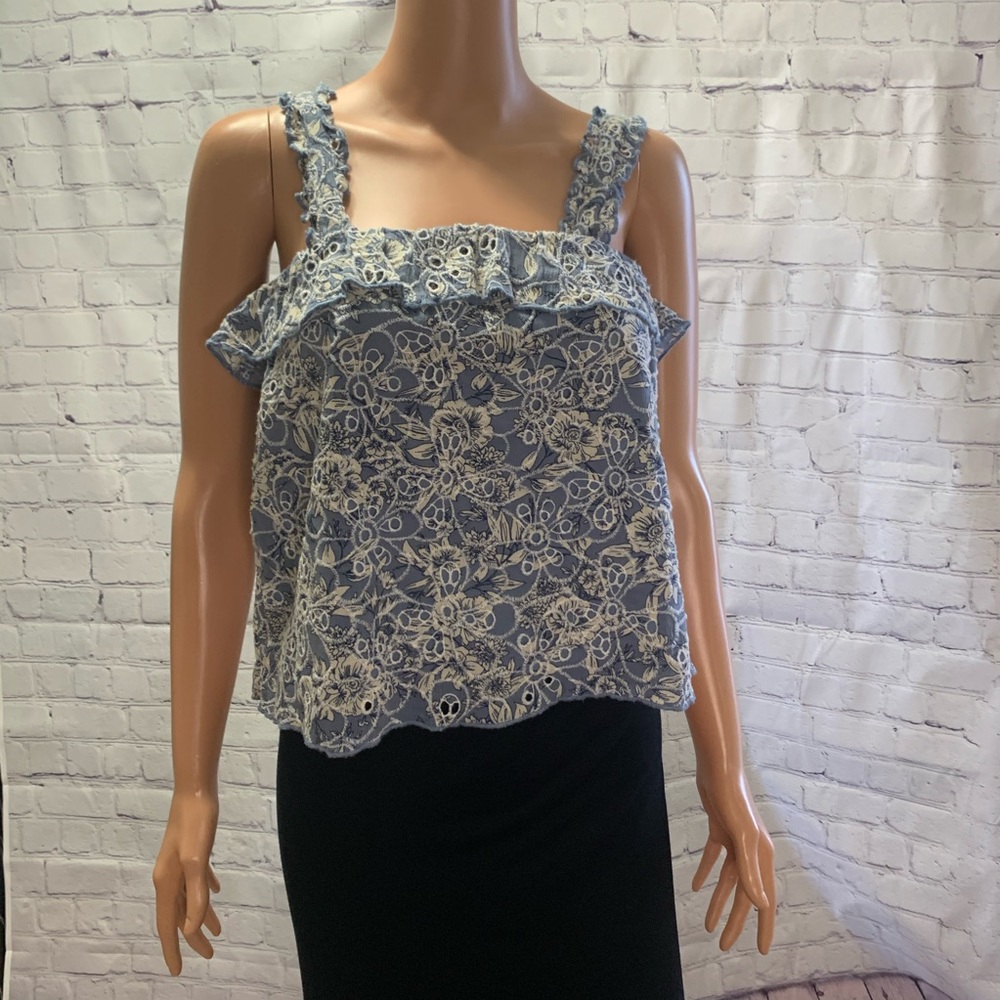 American Eagle Outfitters sz small Blue & white floral lace sleeveless top